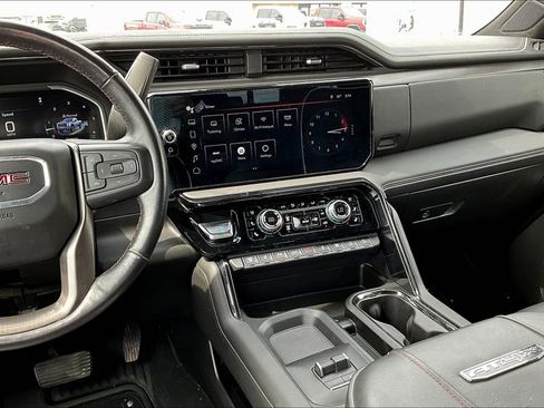 Used 2024 GMC Sierra 2500 AT4X image 8