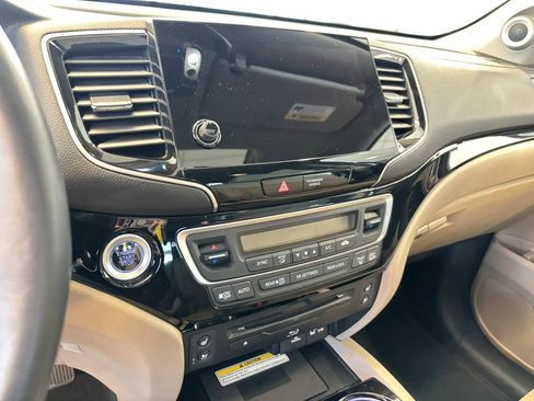 Used 2022 Honda Pilot Elite image 19