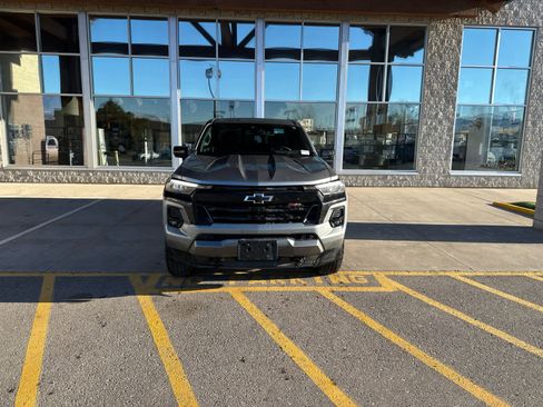 Used 2024 Chevrolet Colorado Z71 w/ Z71 Convenience Package 2 image 2