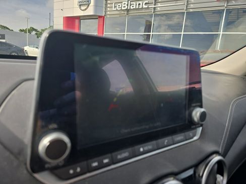 Used 2023 Nissan Sentra SV FWD image 10
