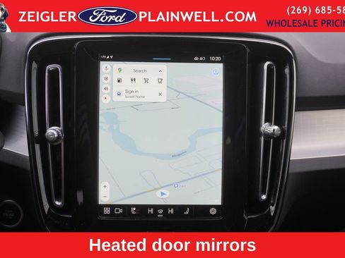 Used 2024 Volvo XC40 B5 Core image 17