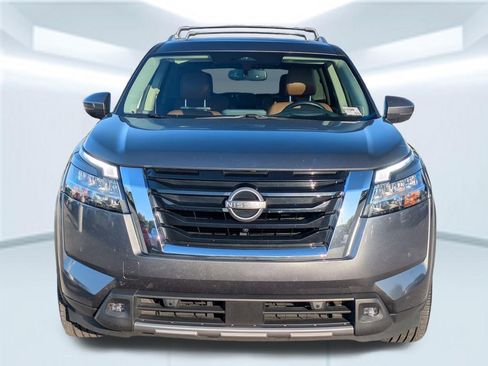 Used 2022 Nissan Pathfinder Platinum w/ Cargo Package image 7