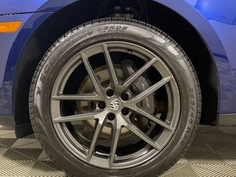 Used 2023 Porsche Macan Turbo AWD/4WD image 9