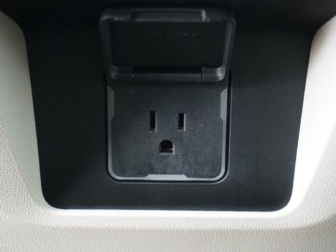 Used 2021 GMC Yukon XL Denali w/ Denali Premium Package image 26