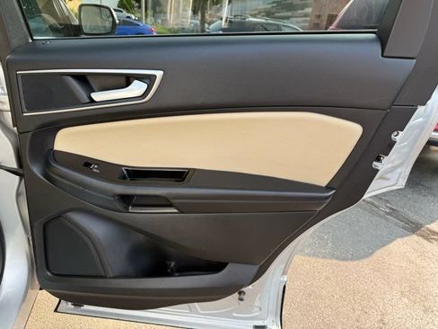 Used 2018 Ford Edge SEL w/ Equipment Group 201A AWD/4WD image 24