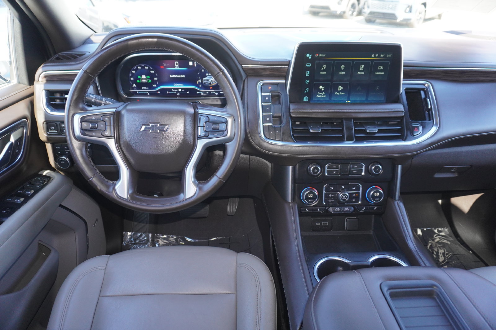 Used 2023 Chevrolet Tahoe Z71 w/ Luxury Package AWD/4WD image 15