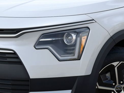 New 2026 Kia Niro EX FWD image 10