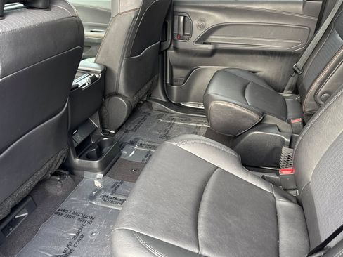 Used 2023 Toyota Sienna XSE image 28