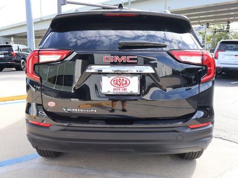 Used 2022 GMC Terrain SLE w/ Driver Convenience Package FWD image 6