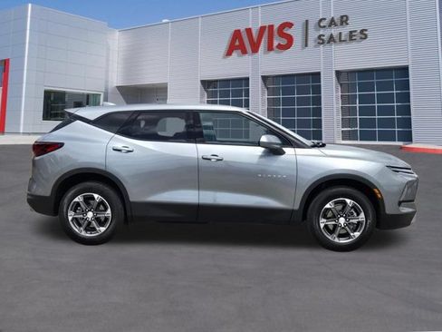 Used 2025 Chevrolet Blazer LT FWD image 5
