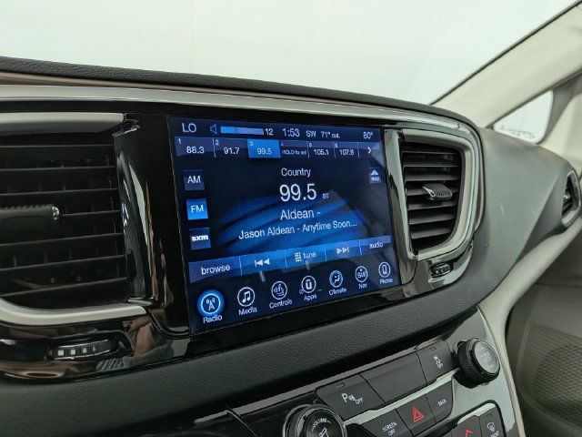 Used 2017 Chrysler Pacifica Touring-L FWD image 20