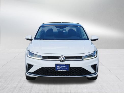 Certified 2025 Volkswagen Jetta SEL image 2