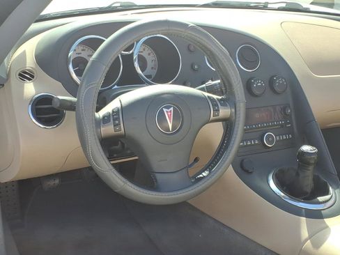 Used 2006 Pontiac Solstice Convertible w/ Premium Package image 8