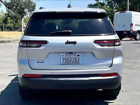 Used 2023 Jeep Grand Cherokee L Laredo AWD/4WD image 4
