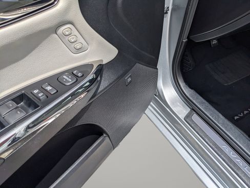 Used 2018 Toyota Avalon Limited FWD image 21