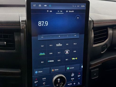 Used 2022 Ford Expedition Limited image 17