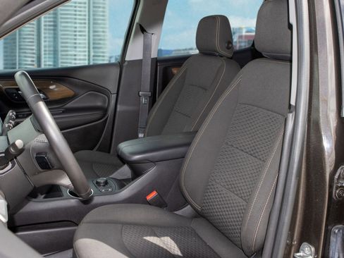 Used 2020 GMC Terrain SLE w/ Driver Convenience Package image 11