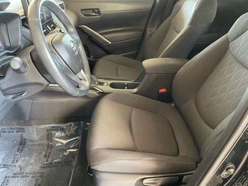 Used 2025 Toyota Corolla Cross LE image 25