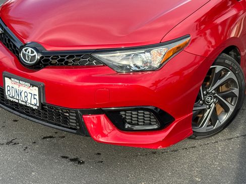 Certified 2018 Toyota Corolla iM image 3