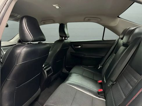 Used 2017 Toyota Camry SE FWD image 11