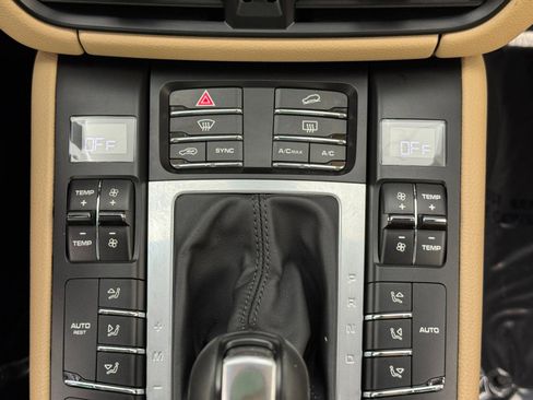 Used 2021 Porsche Macan image 28