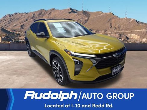 Used 2025 Chevrolet Trax RS w/ Sunroof Package FWD image 7