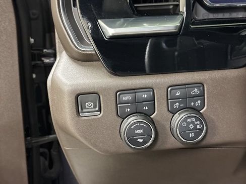 Used 2024 Chevrolet Silverado 1500 LTZ AWD/4WD image 12