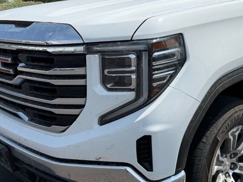 Used 2025 GMC Sierra 1500 SLT AWD/4WD image 9