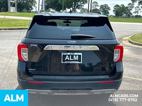 Used 2023 Ford Explorer XLT w/ Equipment Group 202A RWD image 6
