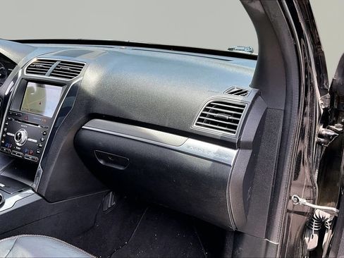 Used 2018 Ford Explorer Sport w/ Equipment Group 401A AWD/4WD image 19