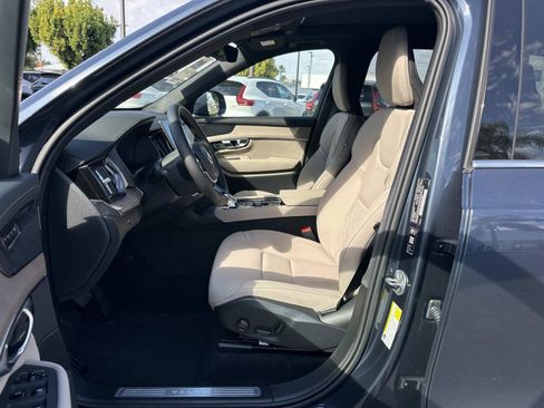New 2026 Volvo XC90 B6 Plus w/ Protection Package Premier image 13