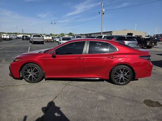 Used 2021 Toyota Camry SE w/ Convenience Package video 2