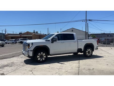 New 2026 GMC Sierra 2500 Denali w/ Denali Reserve Package AWD/4WD image 7