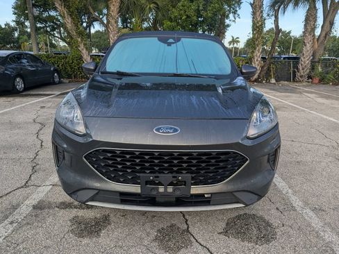 Used 2020 Ford Escape SE FWD image 2