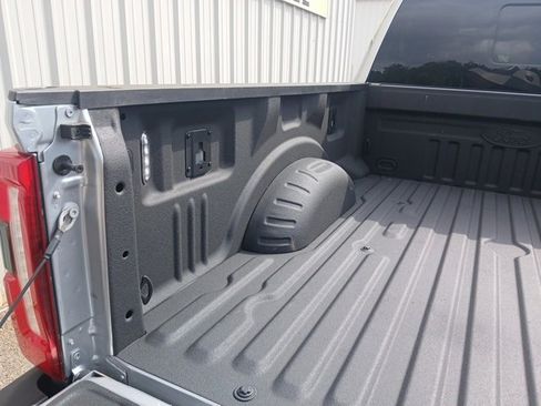 Used 2023 Ford F250 Lariat w/ Black Appearance Package image 6