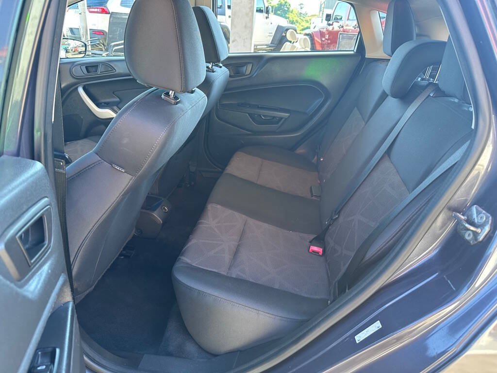 Used 2013 Ford Fiesta SE FWD image 14