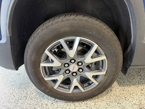 Used 2023 GMC Acadia SLT w/ Technology Package AWD/4WD image 37