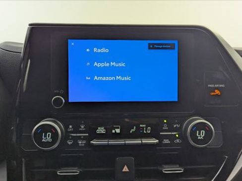 Used 2023 Toyota Highlander LE image 25