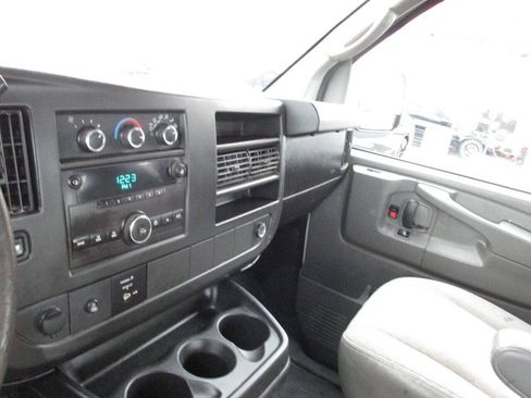 Used 2014 Chevrolet Express 2500 Extended RWD image 56