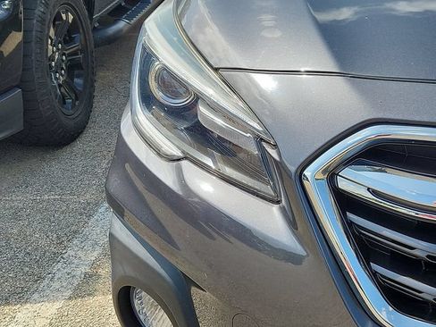 Used 2018 Subaru Outback 2.5i Limited AWD/4WD image 4