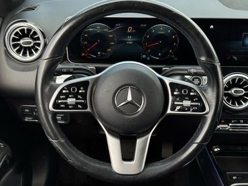 Used 2021 Mercedes-Benz GLB 250 GLB 250 w/ Premium Package image 12