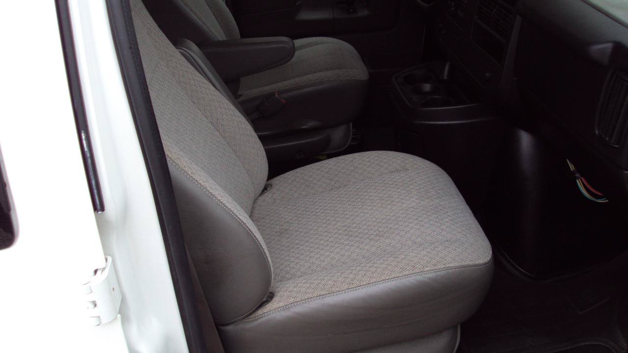 Used 2014 Chevrolet Express 1500 LT w/ LT Preferred Equipment Group AWD/4WD image 16