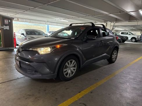 Used 2019 Toyota C-HR LE image 1