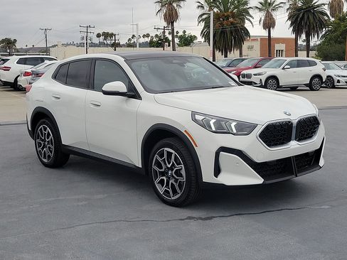 New 2026 BMW X2 xDrive28i w/ Convenience Package AWD/4WD image 4