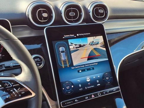 Used 2025 Mercedes-Benz GLC 300 image 6