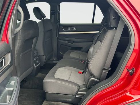 Used 2018 Ford Explorer XLT FWD image 16
