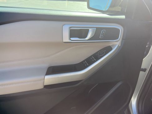 Certified 2023 Ford Explorer XLT image 13