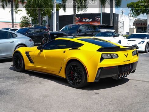 Used 2015 Chevrolet Corvette Z06 w/ 3LZ Preferred Equipment Group RWD image 8