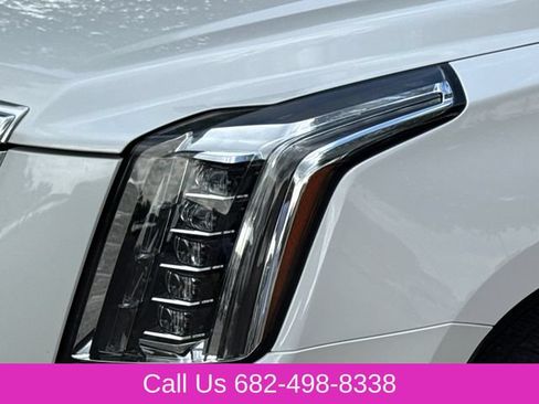 Used 2020 Cadillac Escalade Premium Luxury AWD/4WD image 4