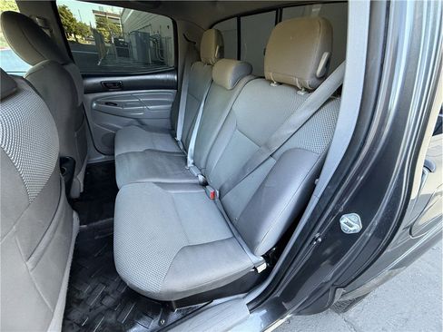 Used 2014 Toyota Tacoma PreRunner image 13